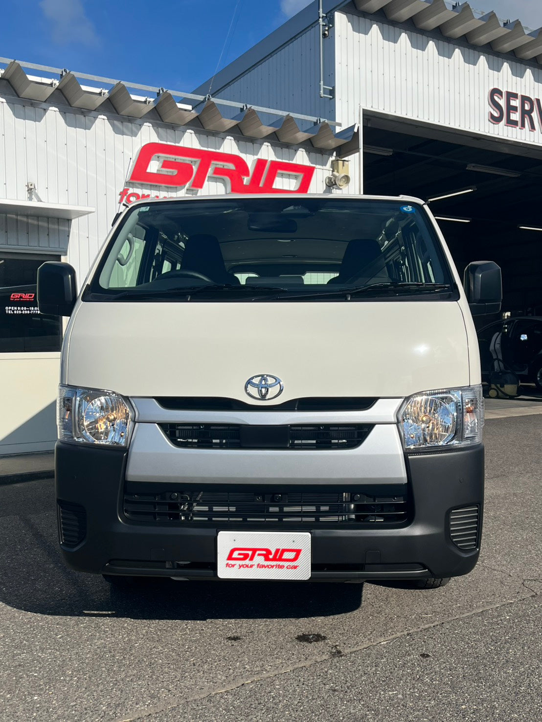 【レンタカー】ハイエースバン　4WD　5ドア　3/6人乗り